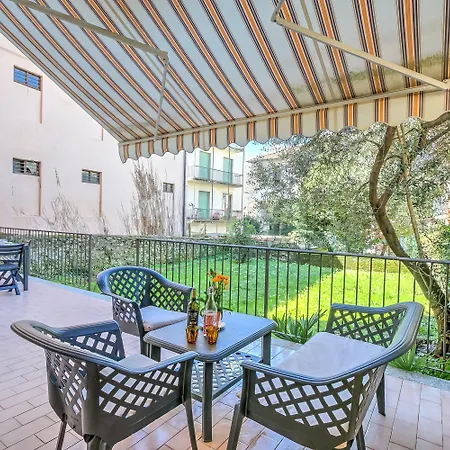 Apartamento Leonardo House Garden Center